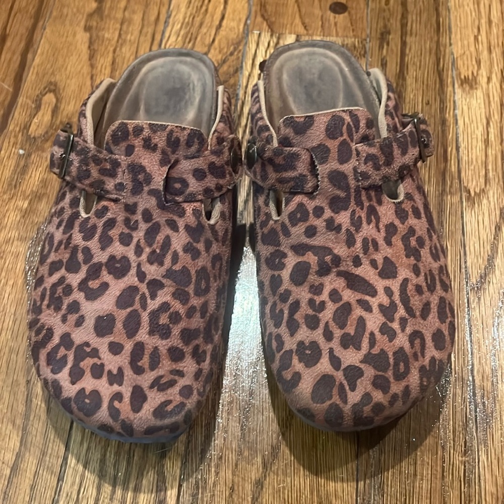 Women’s Boutique Leopard Slides